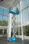 Electric scissor lift (battery, 2 WD), 8m